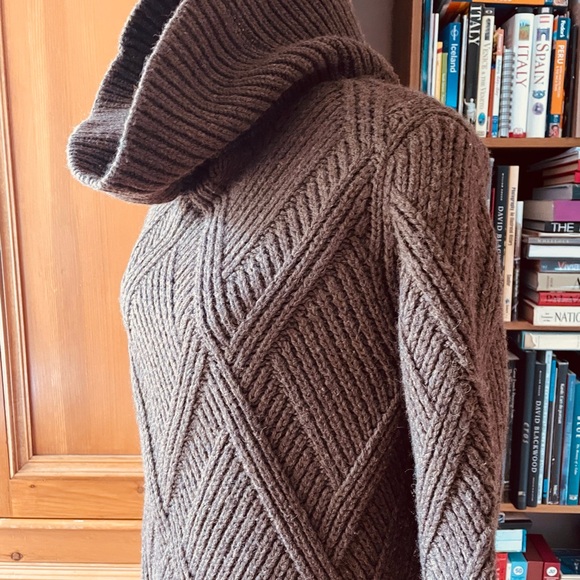 Hermes Elegant Tan Cowl Neck Sweater - Picture 4 of 11